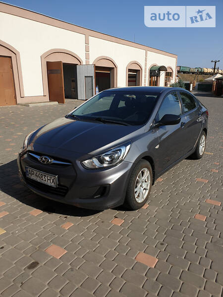 Hyundai Accent
