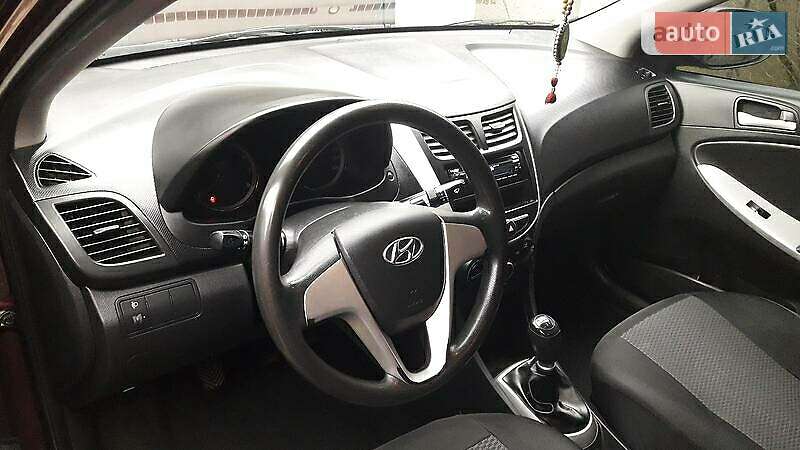 Седан Hyundai Accent 2011 в Ужгороді