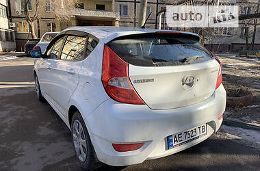 Хэтчбек Hyundai Accent 2012 в Днепре