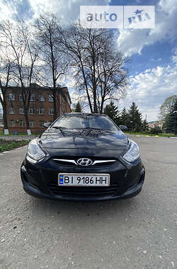 Седан Hyundai Accent 2013 в Карлівці