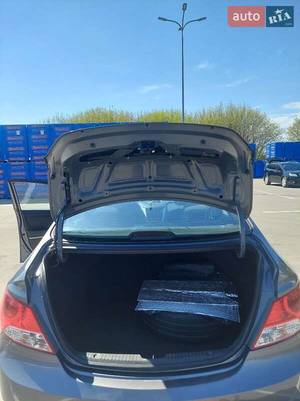 Седан Hyundai Accent 2011 в Переяславе