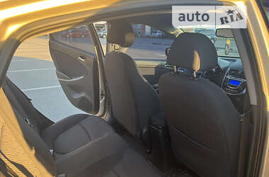 Седан Hyundai Accent 2012 в 