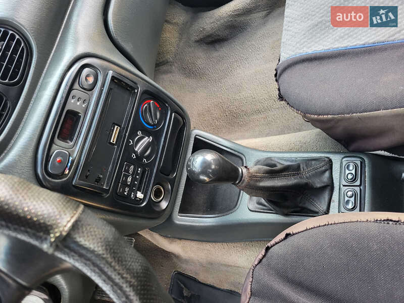 Седан Hyundai Accent 1996 в Деражне