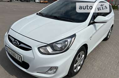 Хэтчбек Hyundai Accent 2012 в Киеве