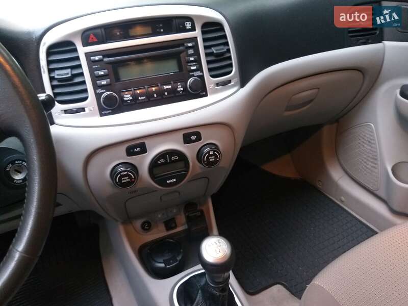 Седан Hyundai Accent 2008 в Киеве