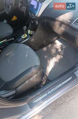 Хэтчбек Hyundai Accent 2014 в 