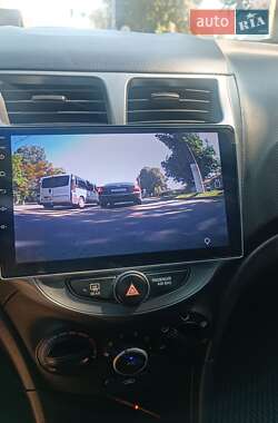 Хэтчбек Hyundai Accent 2014 в 