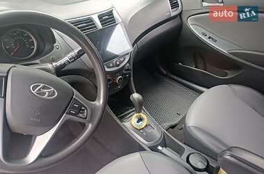 Хэтчбек Hyundai Accent 2014 в 