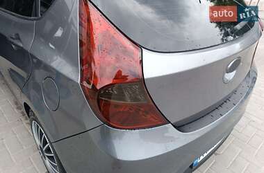 Хэтчбек Hyundai Accent 2014 в 