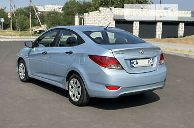 Седан Hyundai Accent 2011 в 