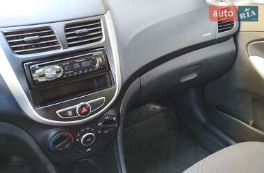 Седан Hyundai Accent 2012 в Костополе