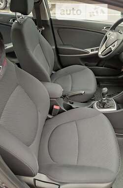 Седан Hyundai Accent 2012 в 