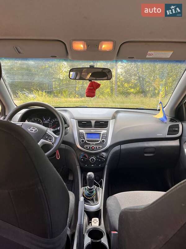 Седан Hyundai Accent 2013 в Кривому Розі