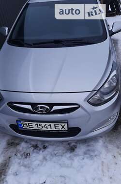 Хэтчбек Hyundai Accent 2012 в Первомайске