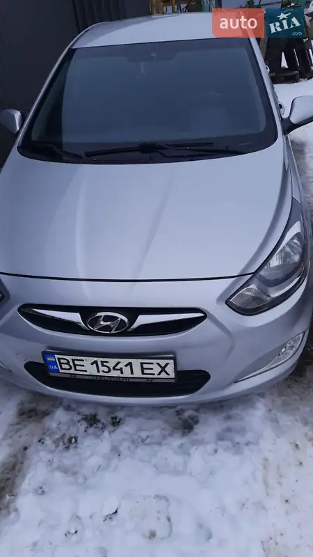 Хэтчбек Hyundai Accent 2012 в 