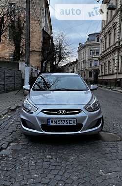 Седан Hyundai Accent 2015 в Черновцах