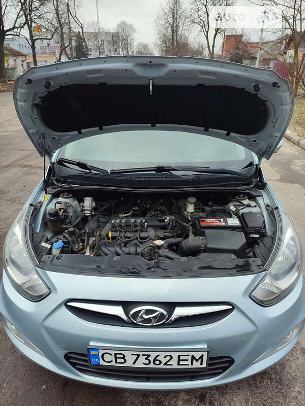 Седан Hyundai Accent 2011 в Чернігові