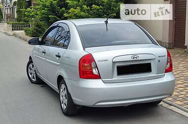 Hyundai Accent 2009