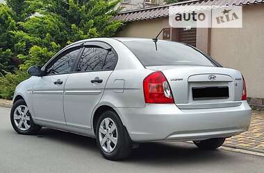 Hyundai Accent 2009