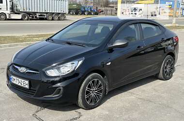 Седан Hyundai Accent 2014 в Сумах