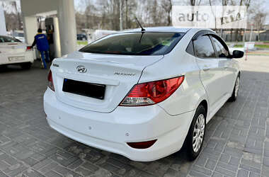Седан Hyundai Accent 2013 в Днепре