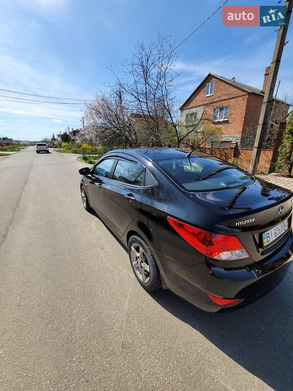 Хетчбек Hyundai Accent 2011 в Києві фото 4 Хетчбек Hyundai Accent 2011 в Києві