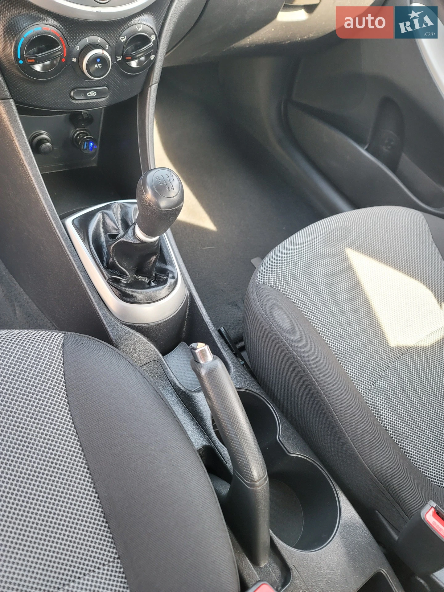 2011 Hyundai Accent - мініатюра 34