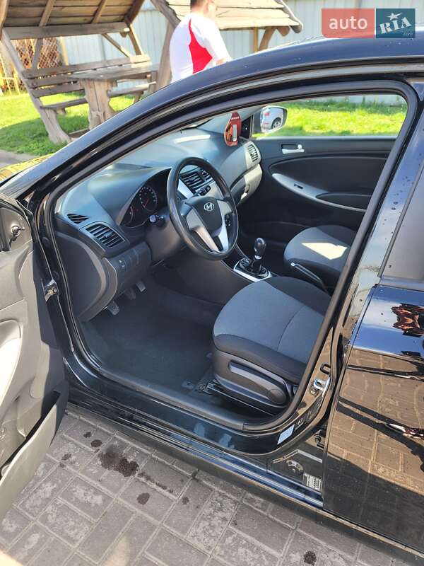 Хетчбек Hyundai Accent 2011 в Києві фото 36 Хетчбек Hyundai Accent 2011 в Києві