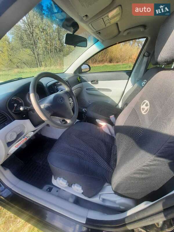 Седан Hyundai Accent 2008 в Сумах