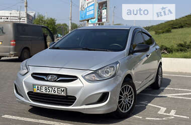 Седан Hyundai Accent 2011 в Днепре