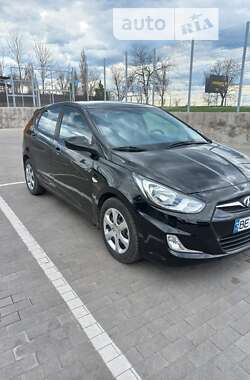 Хэтчбек Hyundai Accent 2012 в Первомайске