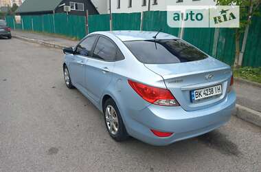 Седан Hyundai Accent 2013 в Ровно