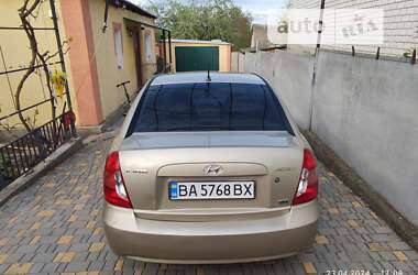 Седан Hyundai Accent 2006 в Первомайске