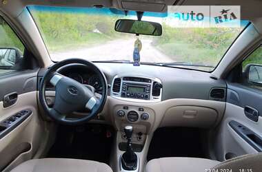 Седан Hyundai Accent 2006 в Первомайске