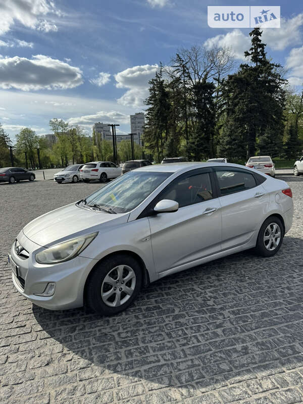 Седан Hyundai Accent 2012 в Харькове
