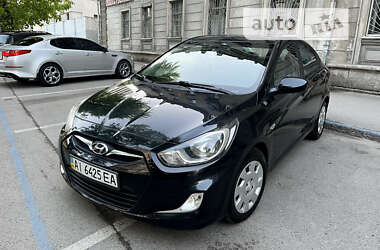 Седан Hyundai Accent 2012 в Днепре