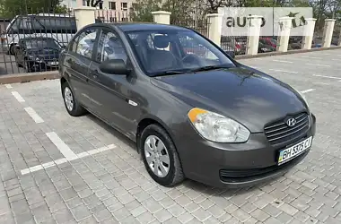 Hyundai Accent 2010