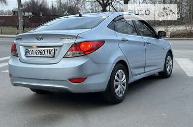 Седан Hyundai Accent 2012 в Путивле