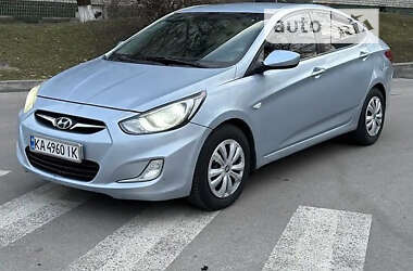 Седан Hyundai Accent 2012 в Путивле