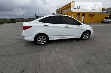 Седан Hyundai Accent 2012 в Рівному