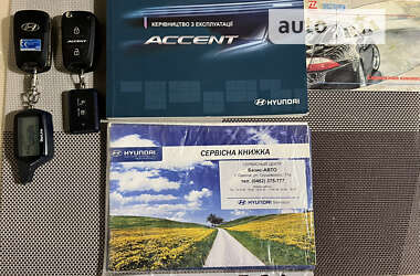 Седан Hyundai Accent 2013 в Рені