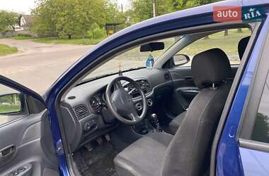 Хэтчбек Hyundai Accent 2008 в 