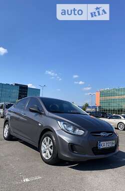 Седан Hyundai Accent 2013 в Киеве