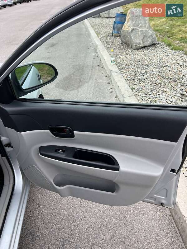 Седан Hyundai Accent 2008 в Дніпрі