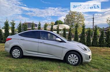 Седан Hyundai Accent 2015 в Черновцах