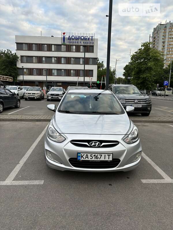 Седан Hyundai Accent 2011 в Києві