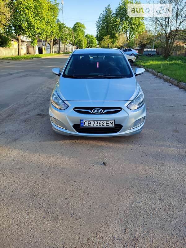 Седан Hyundai Accent 2011 в Чернігові