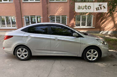 Седан Hyundai Accent 2011 в Умані