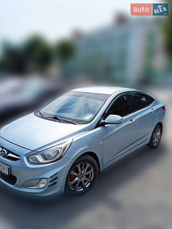 Hyundai Accent 2011