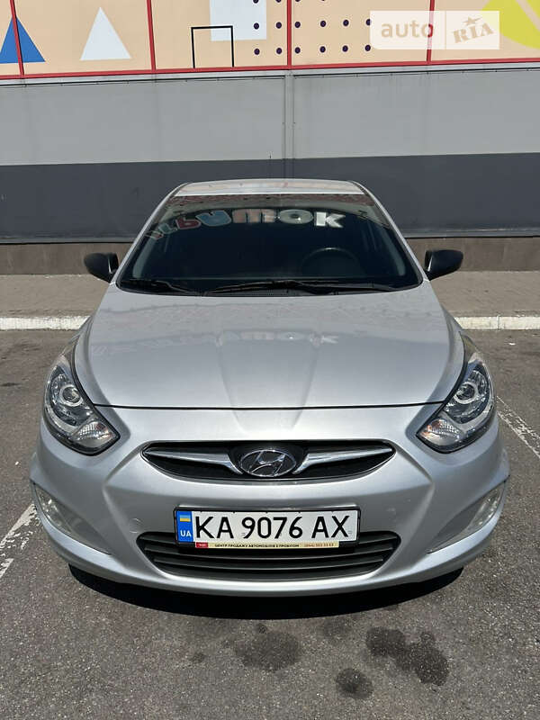 Седан Hyundai Accent 2011 в Киеве